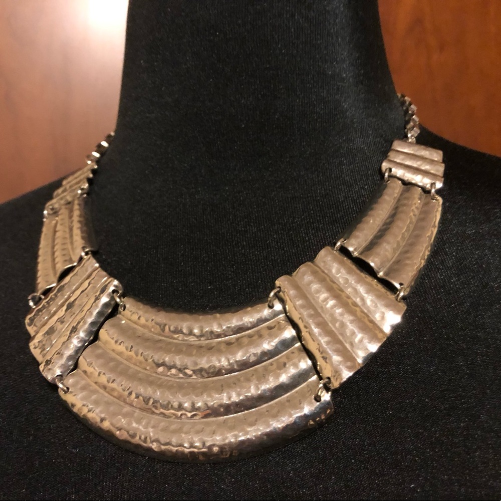 Hammered Bib/Choker Necklace Silver Tone Wide Graduated Articulated Pieces